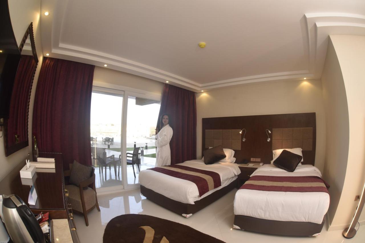 فندق أوشن بلو السخنة عين السخنة المظهر الخارجي الصورة A room at the hotel