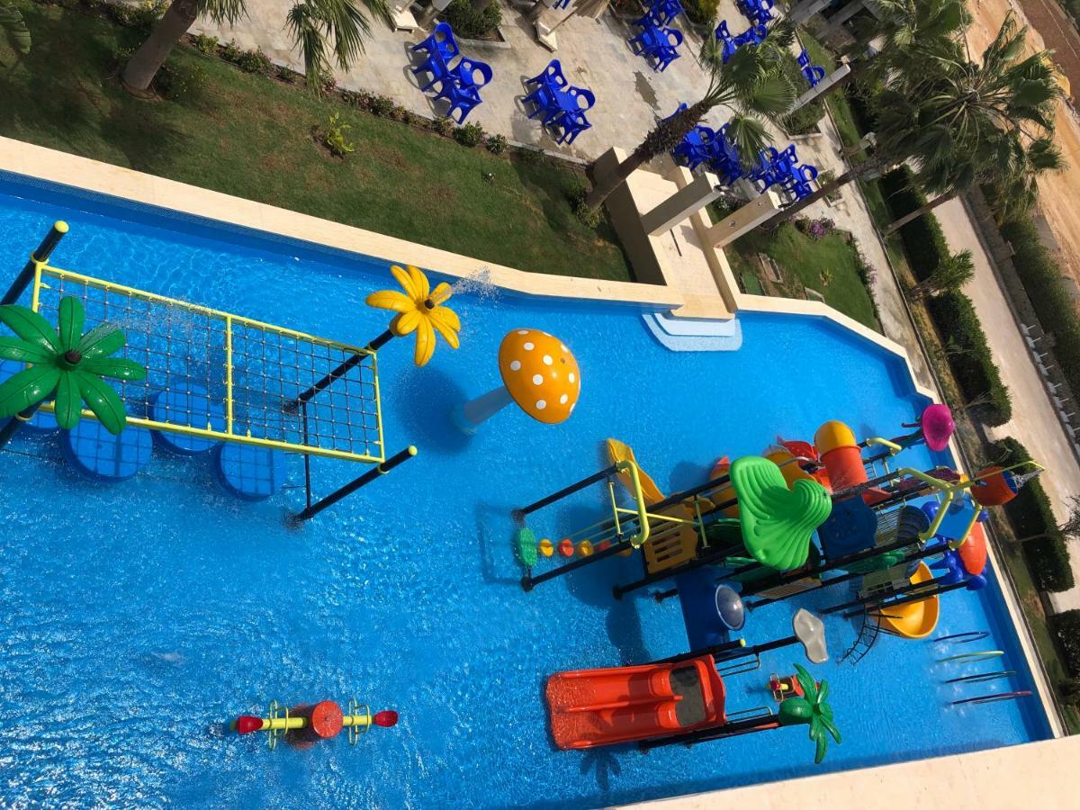 فندق أوشن بلو السخنة عين السخنة المظهر الخارجي الصورة The water park at the hotel